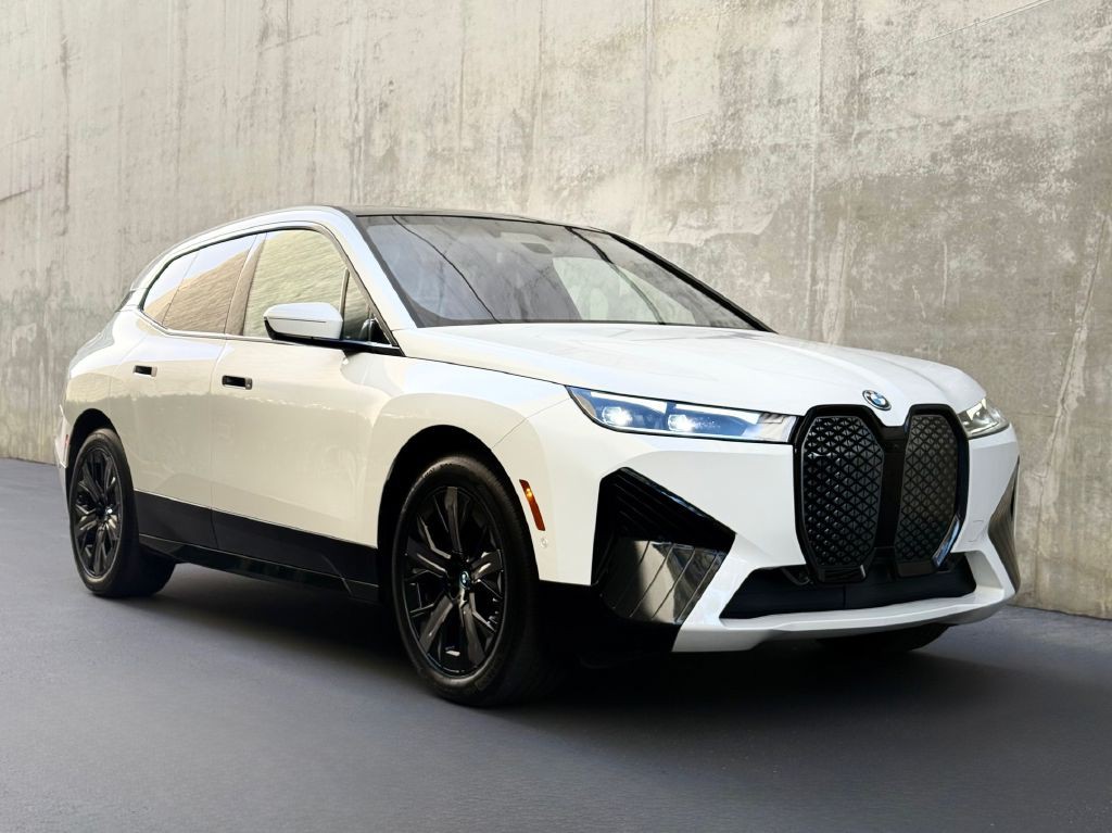 2024 BMW IX Image 7