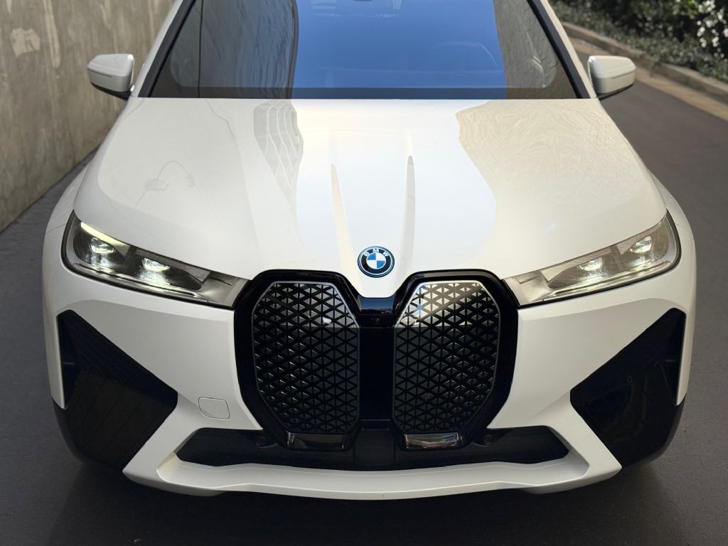 2024 BMW IX Image 10