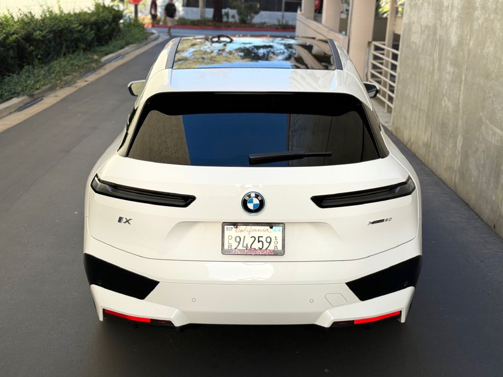 2024 BMW IX Image 13