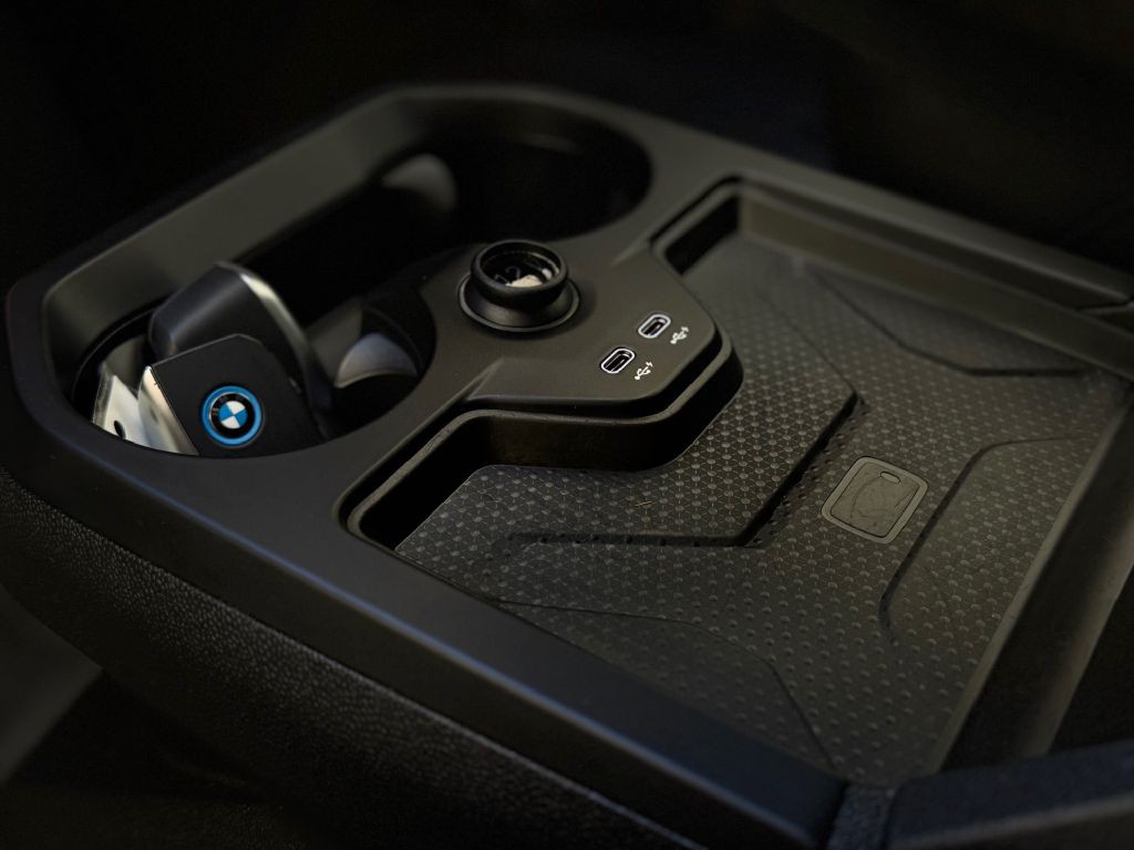 2024 BMW IX Image 19