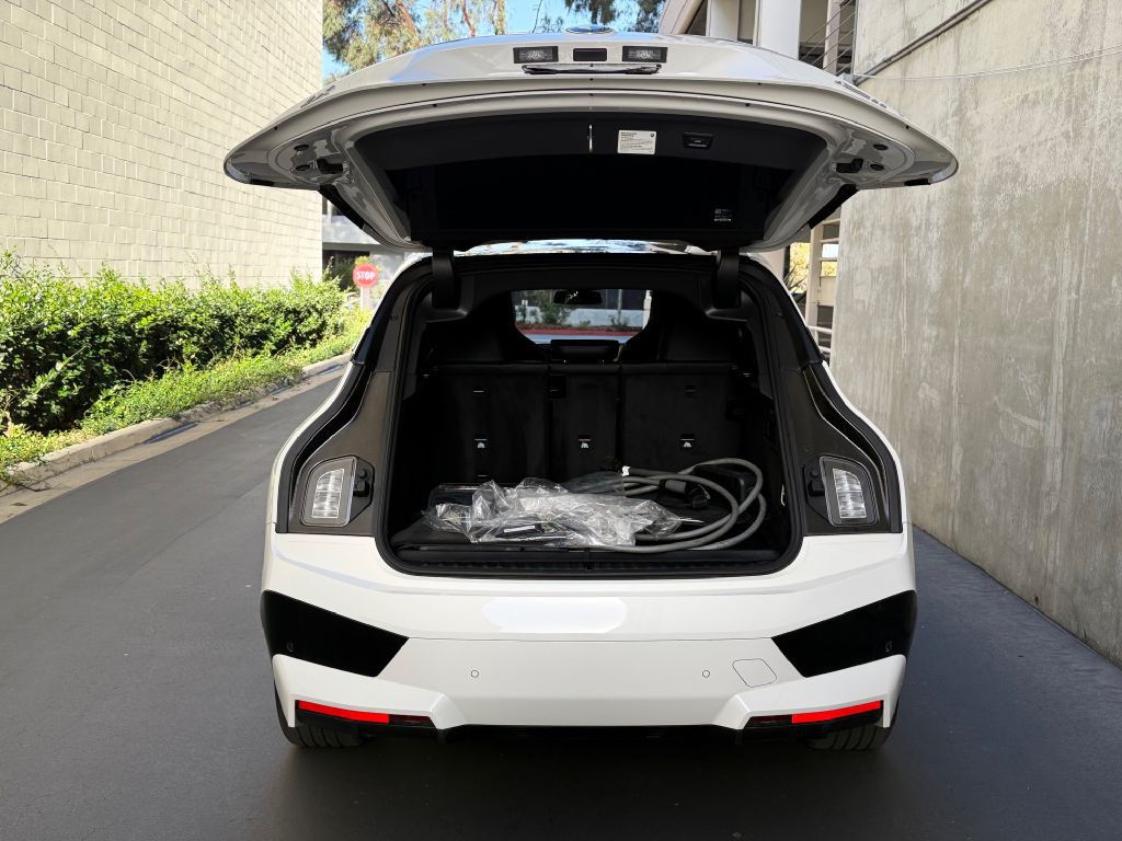 2024 BMW IX Image 25