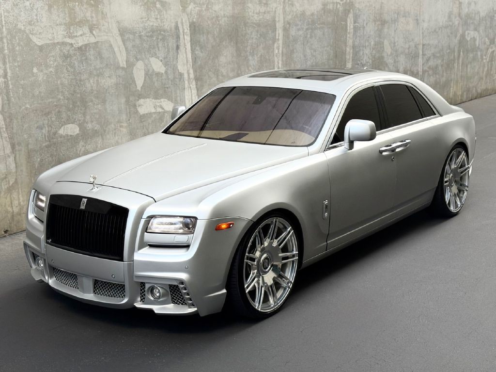 2010 Rolls-Royce Ghost Image 2