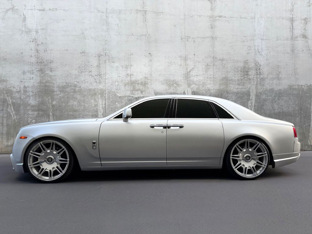 2010 Rolls-Royce Ghost Image 6