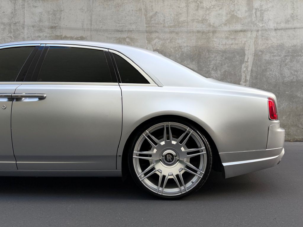 2010 Rolls-Royce Ghost Image 8