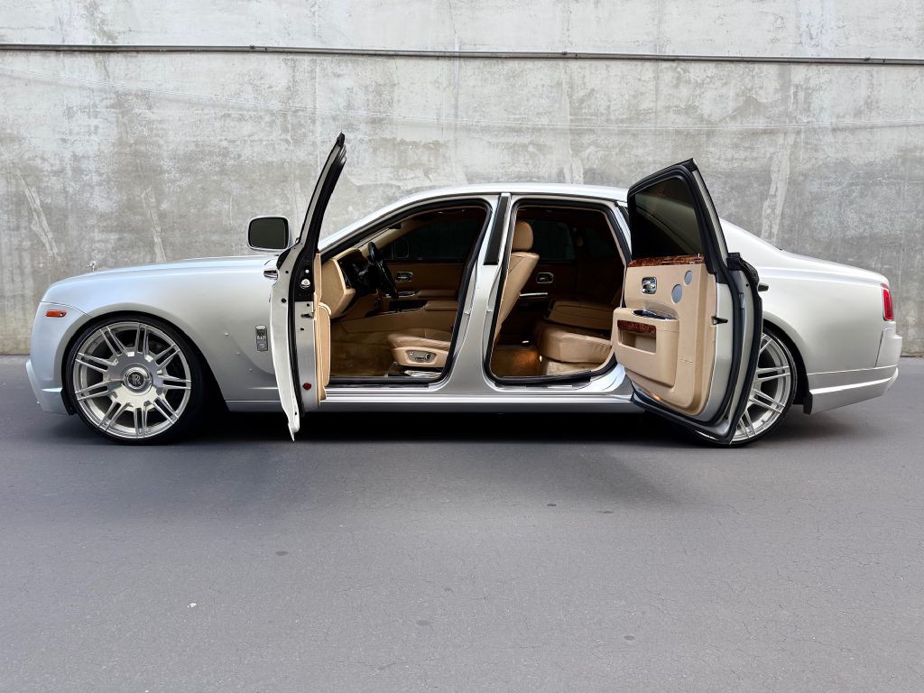 2010 Rolls-Royce Ghost Image 13