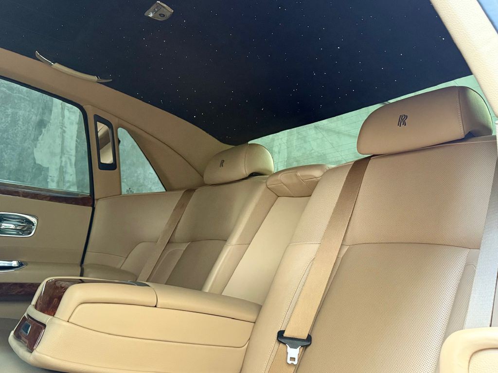 2010 Rolls-Royce Ghost Image 18