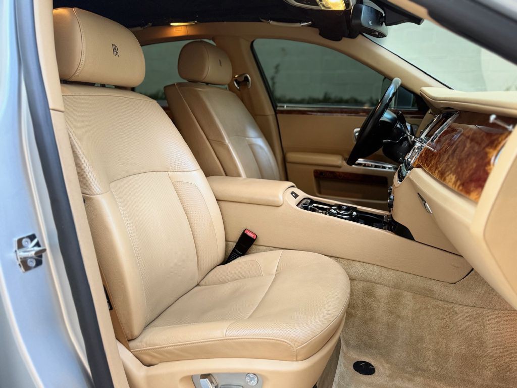 2010 Rolls-Royce Ghost Image 22