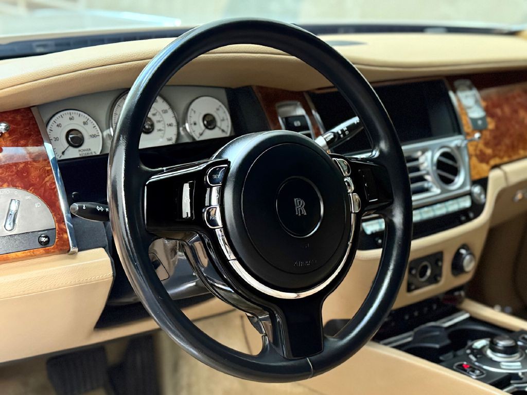 2010 Rolls-Royce Ghost Image 23