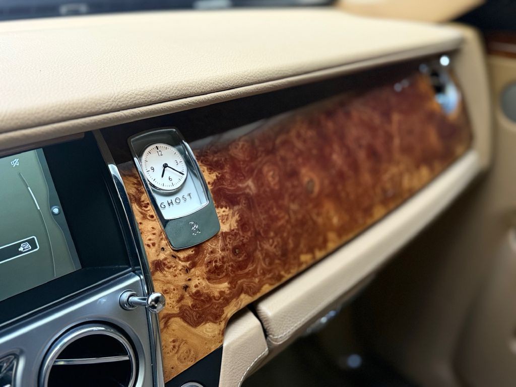 2010 Rolls-Royce Ghost Image 29