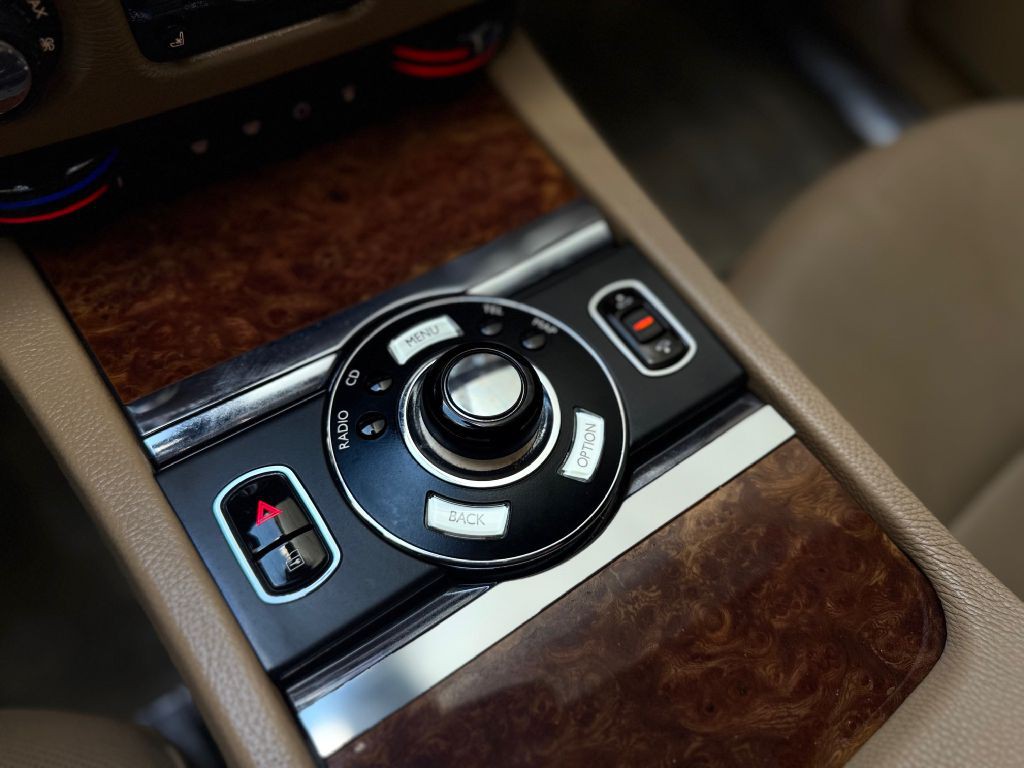 2010 Rolls-Royce Ghost Image 31