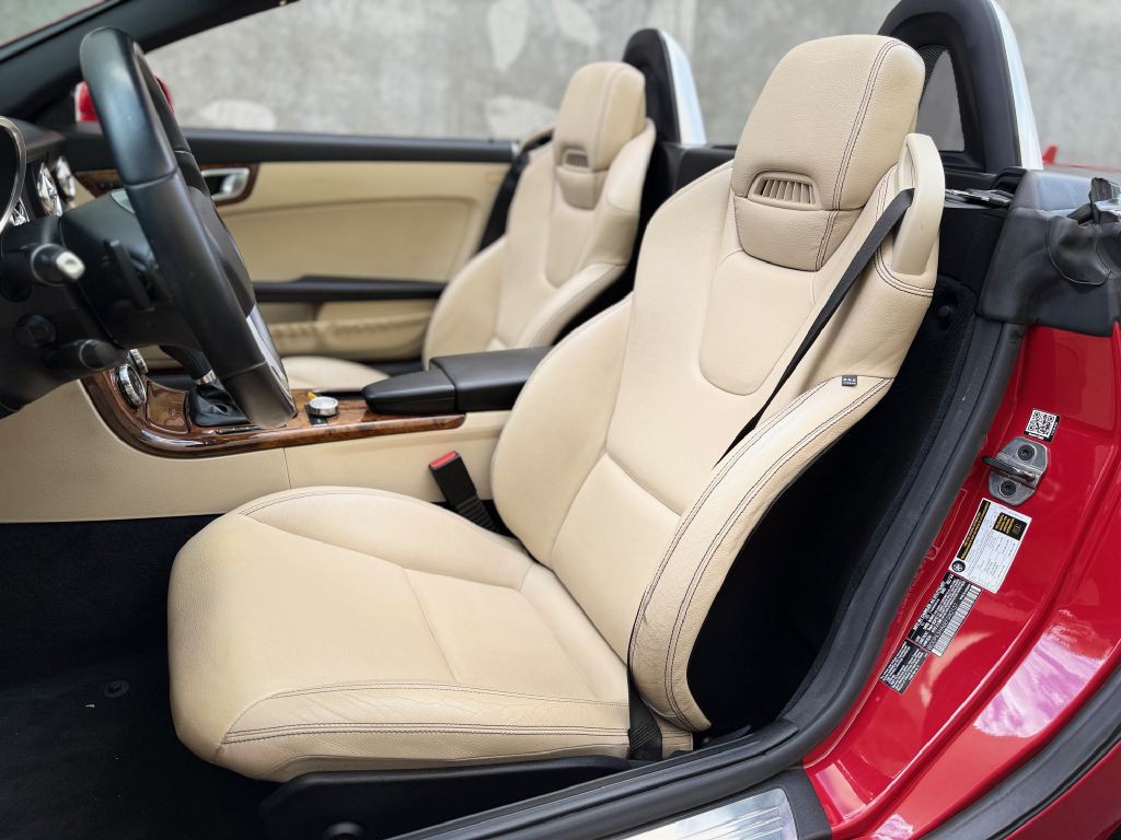 2014 Mercedes-Benz SLK-Class Image 10