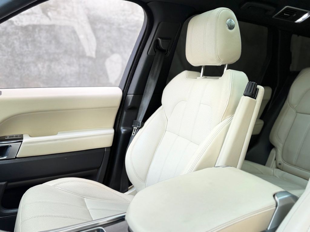 2015 Land Rover Range Rover Sport Image 13