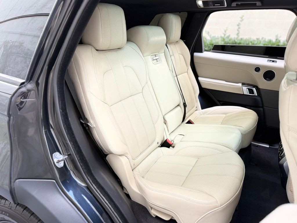 2015 Land Rover Range Rover Sport Image 20