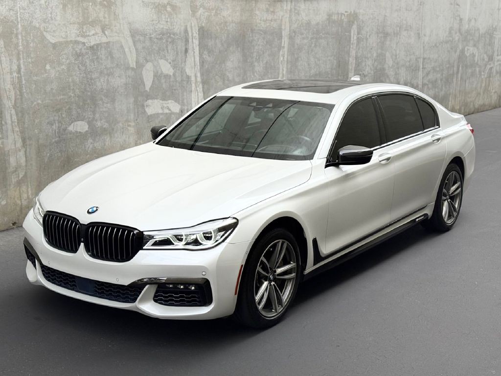 2017 BMW 7 Series Image 2