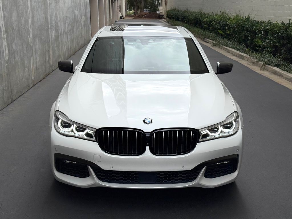 2017 BMW 7 Series Image 3