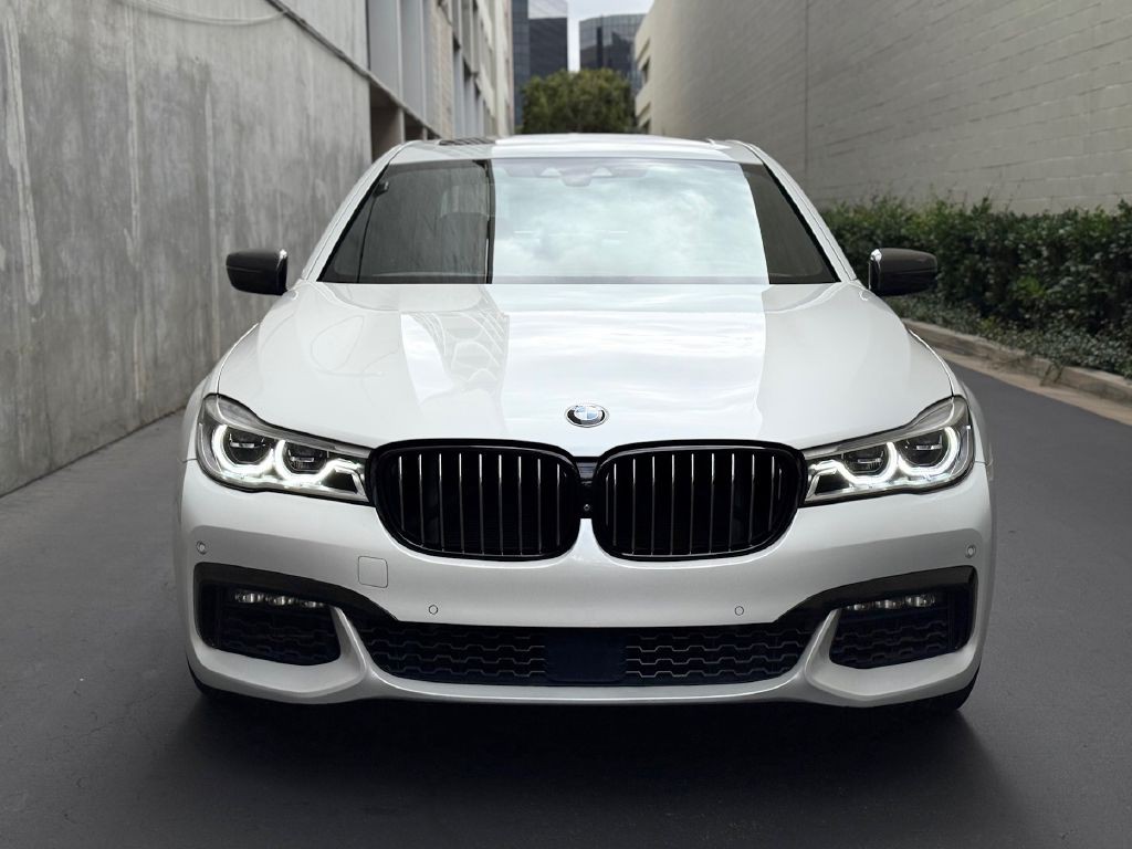 2017 BMW 7 Series Image 4