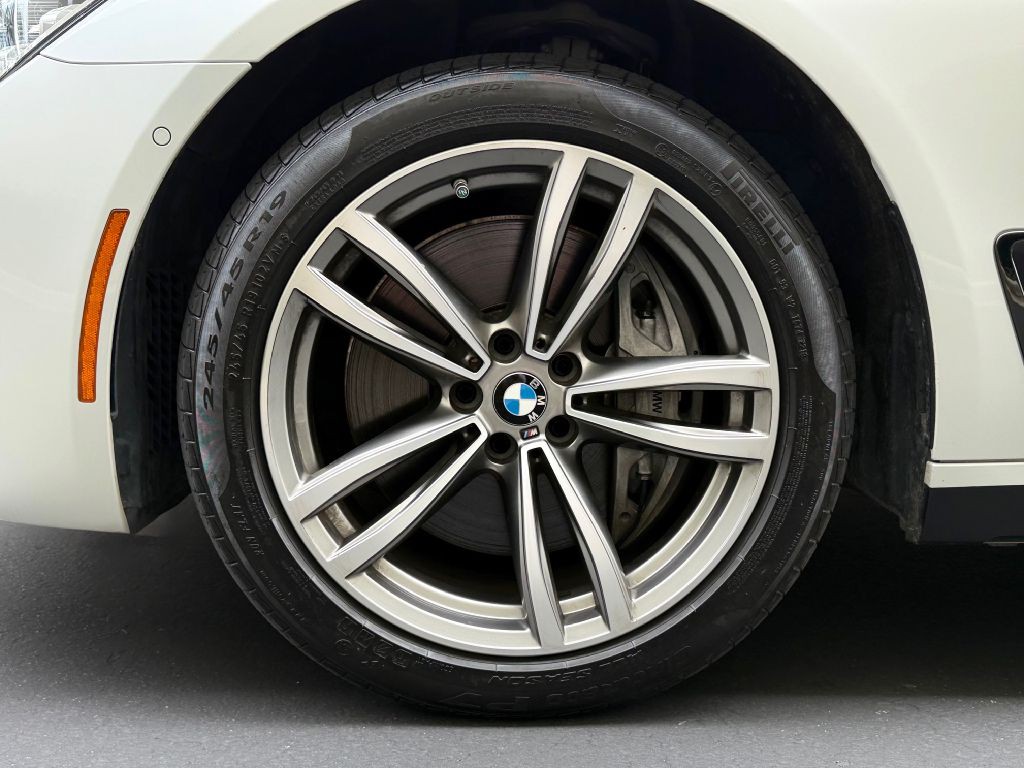 2017 BMW 7 Series Image 8