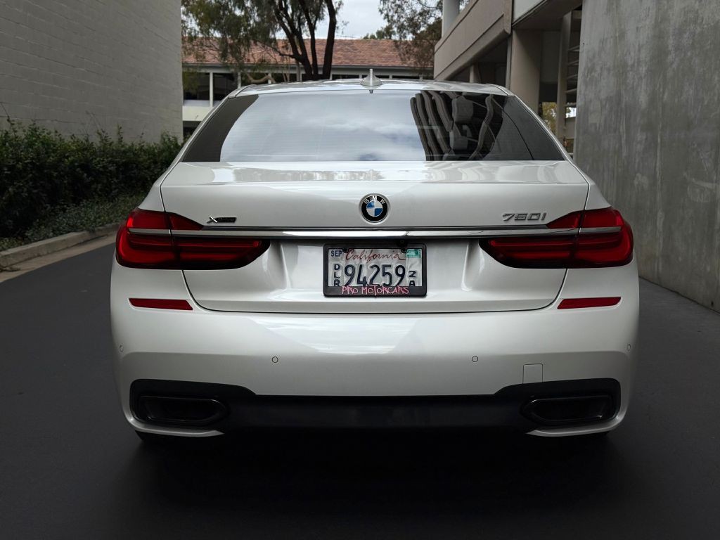 2017 BMW 7 Series Image 10