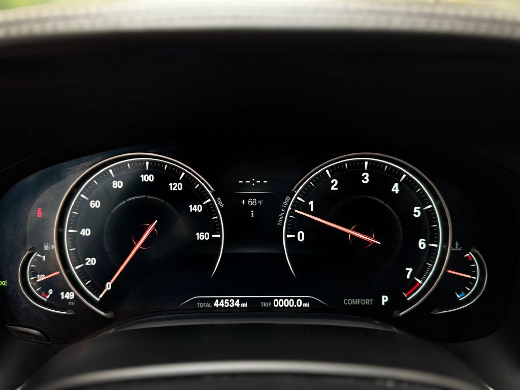 2017 BMW 7 Series Image 35