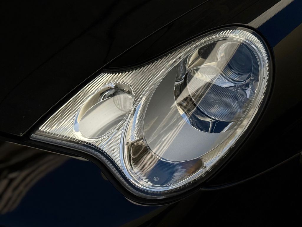 2004 Porsche 911 Image 8