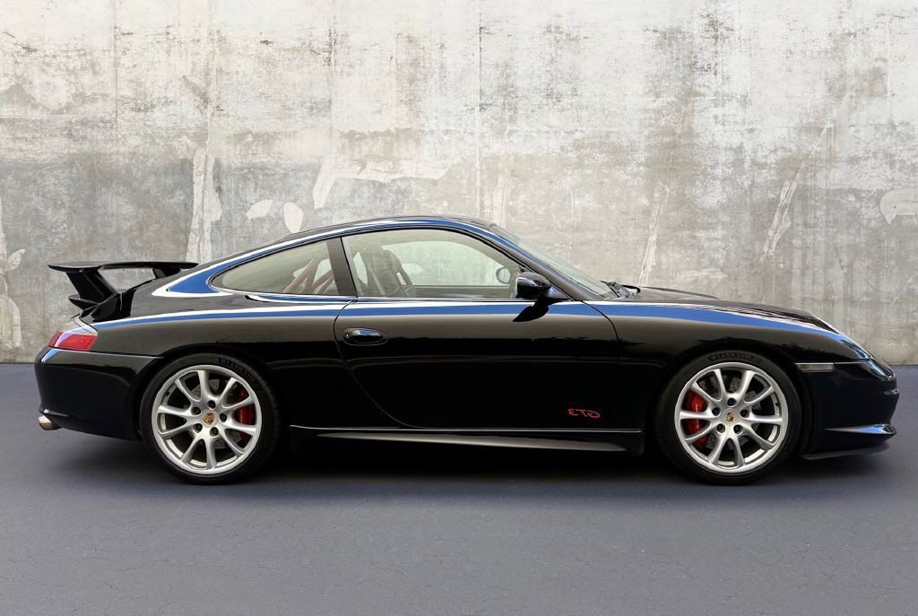 2004 Porsche 911 Image 12