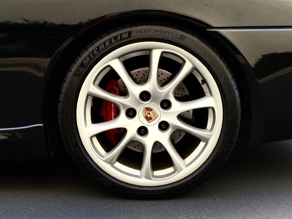 2004 Porsche 911 Image 16