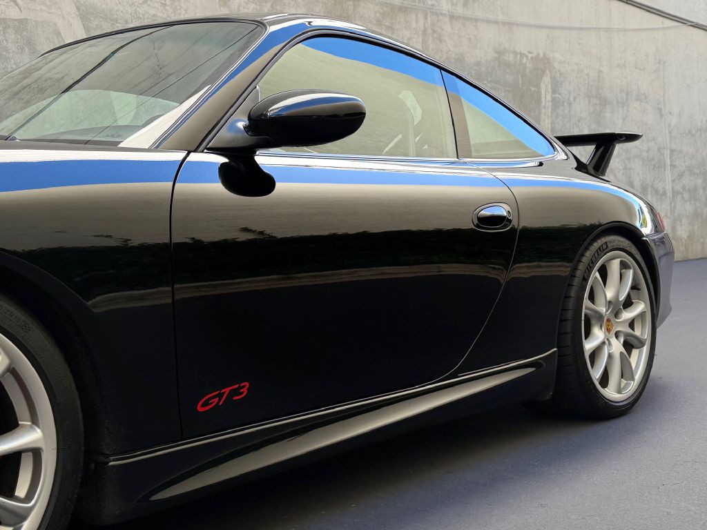 2004 Porsche 911 Image 20