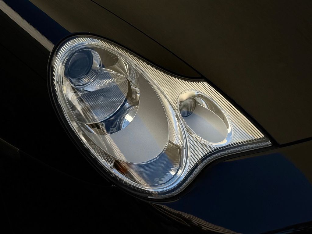 2004 Porsche 911 Image 38