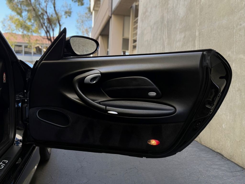 2004 Porsche 911 Image 69