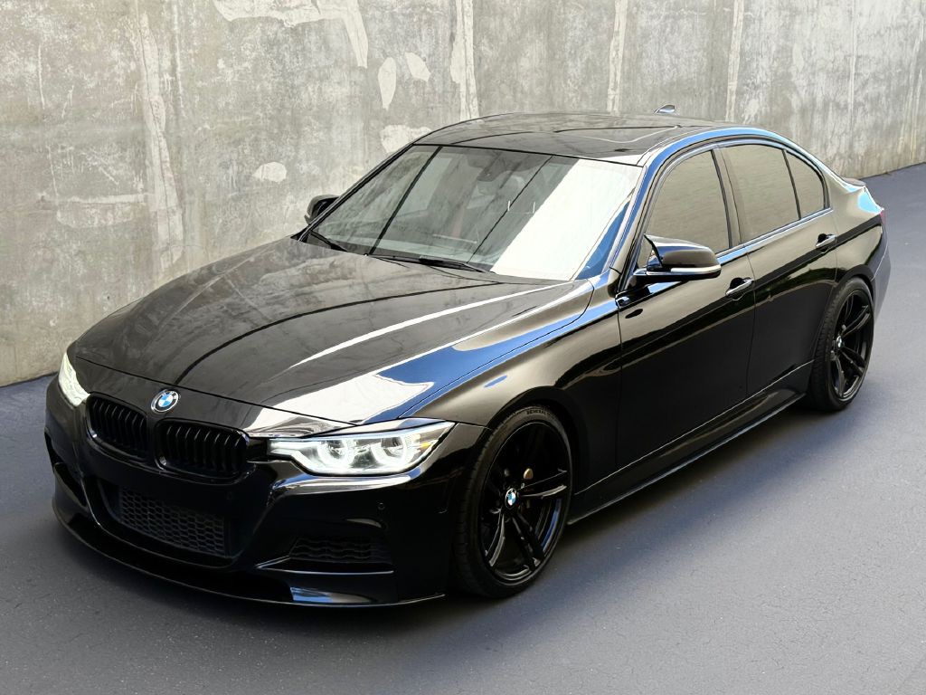 2016 BMW 3 Series Image 2