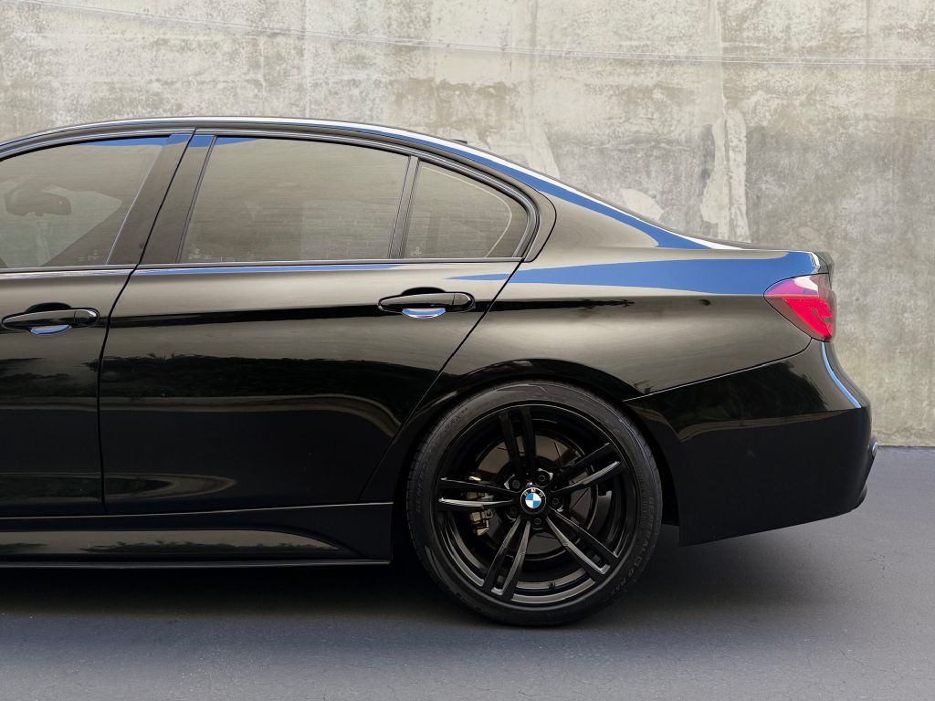 2016 BMW 3 Series Image 9