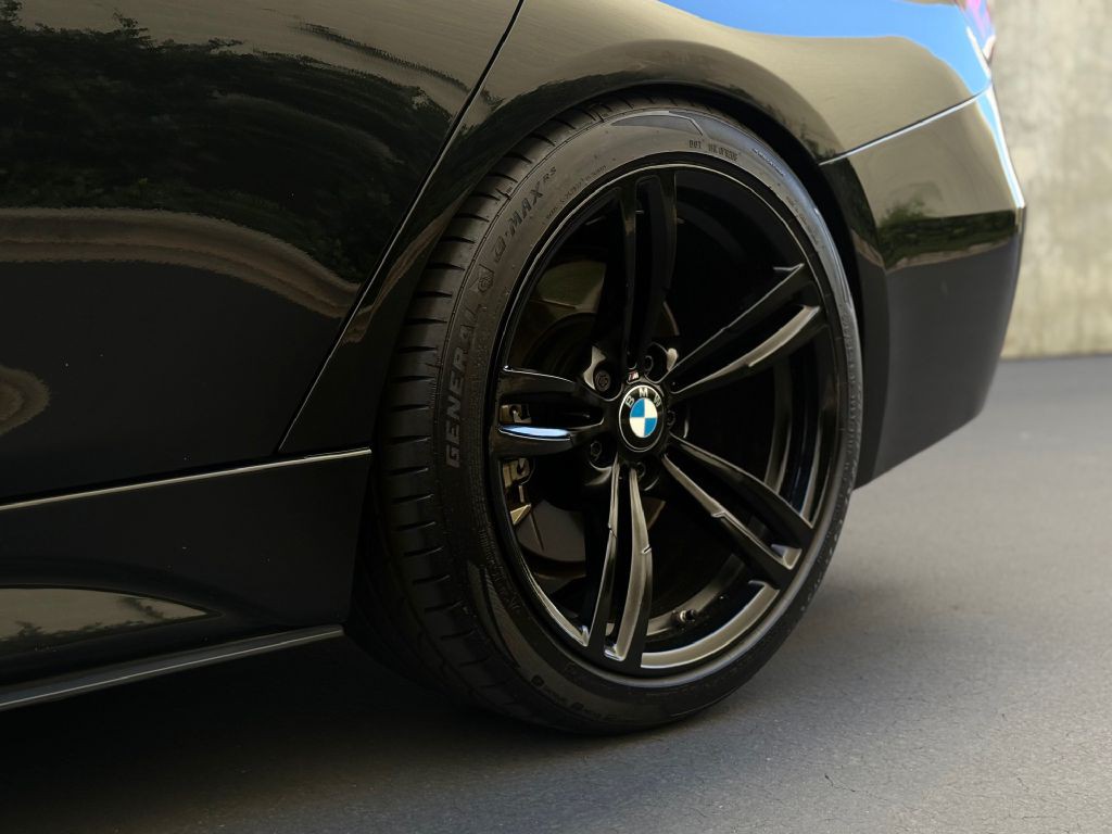 2016 BMW 3 Series Image 12