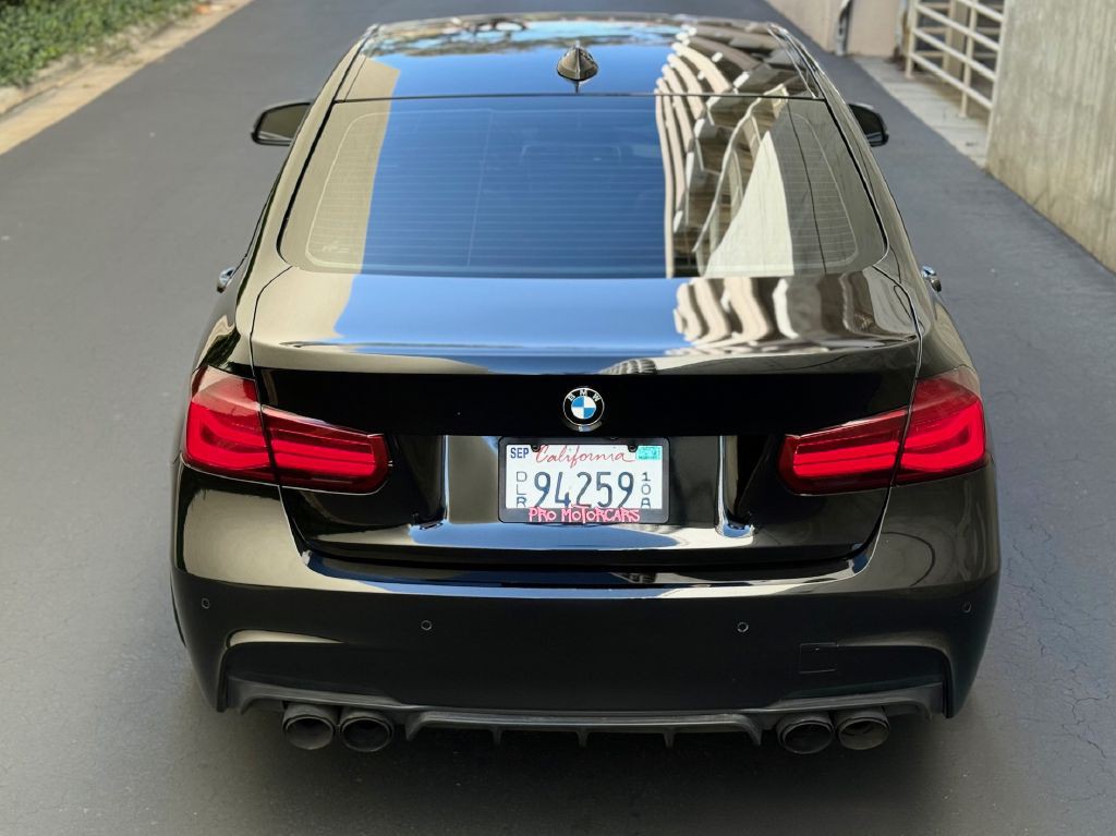 2016 BMW 3 Series Image 14