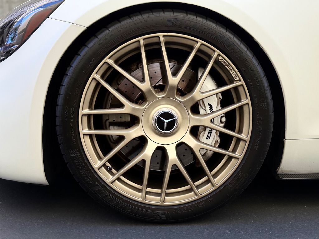 2018 Mercedes-Benz AMG GT Image 15