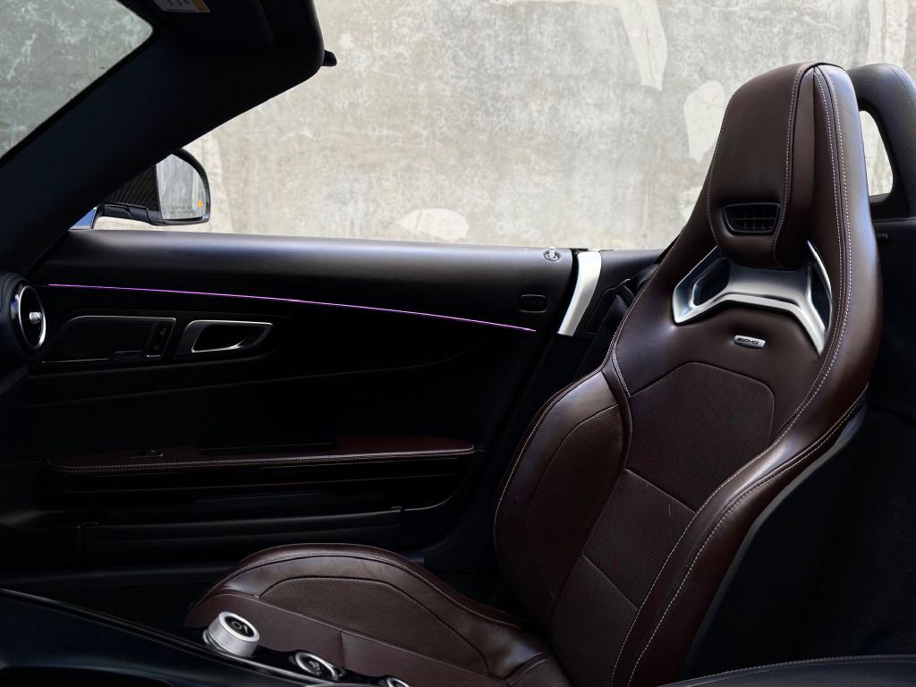 2018 Mercedes-Benz AMG GT Image 24