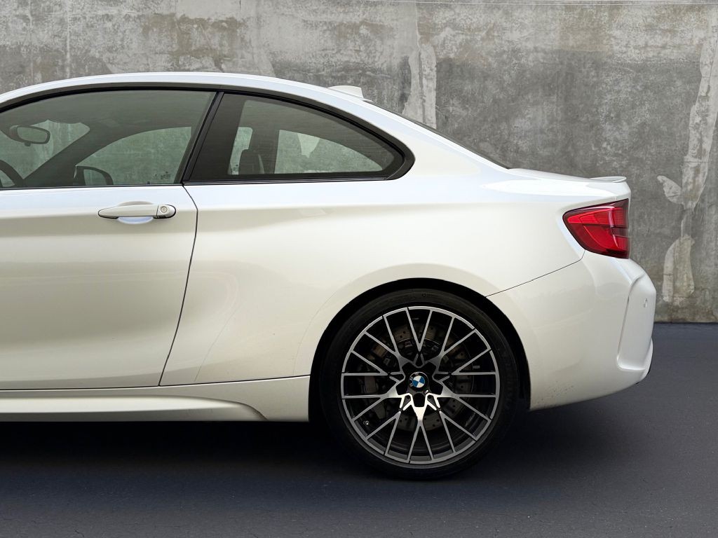 2019 BMW M2 Image 9