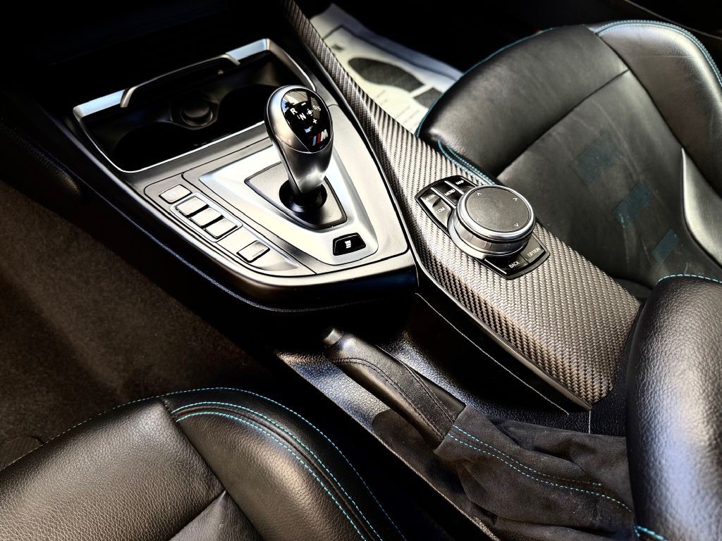 2019 BMW M2 Image 22