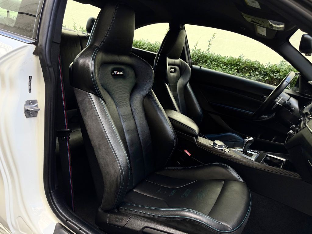 2019 BMW M2 Image 30