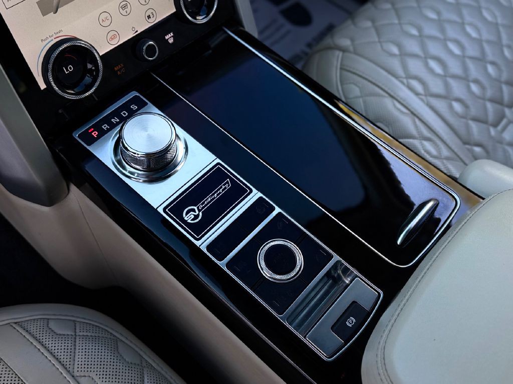 2020 Land Rover Range Rover Image 17