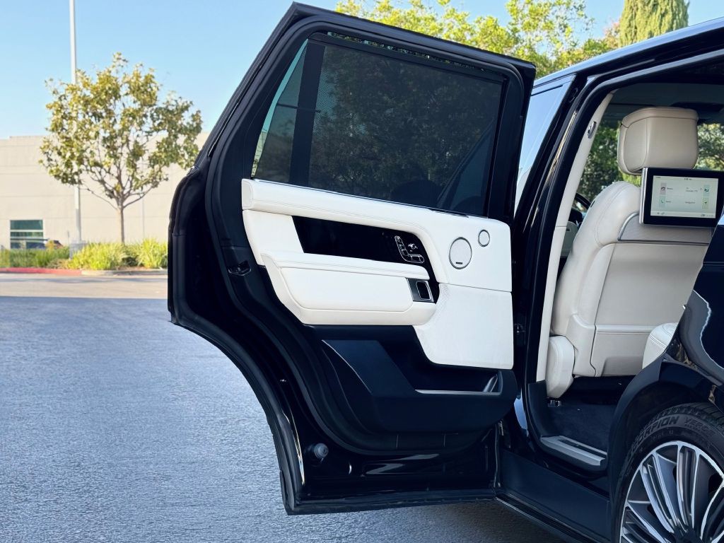 2020 Land Rover Range Rover Image 19