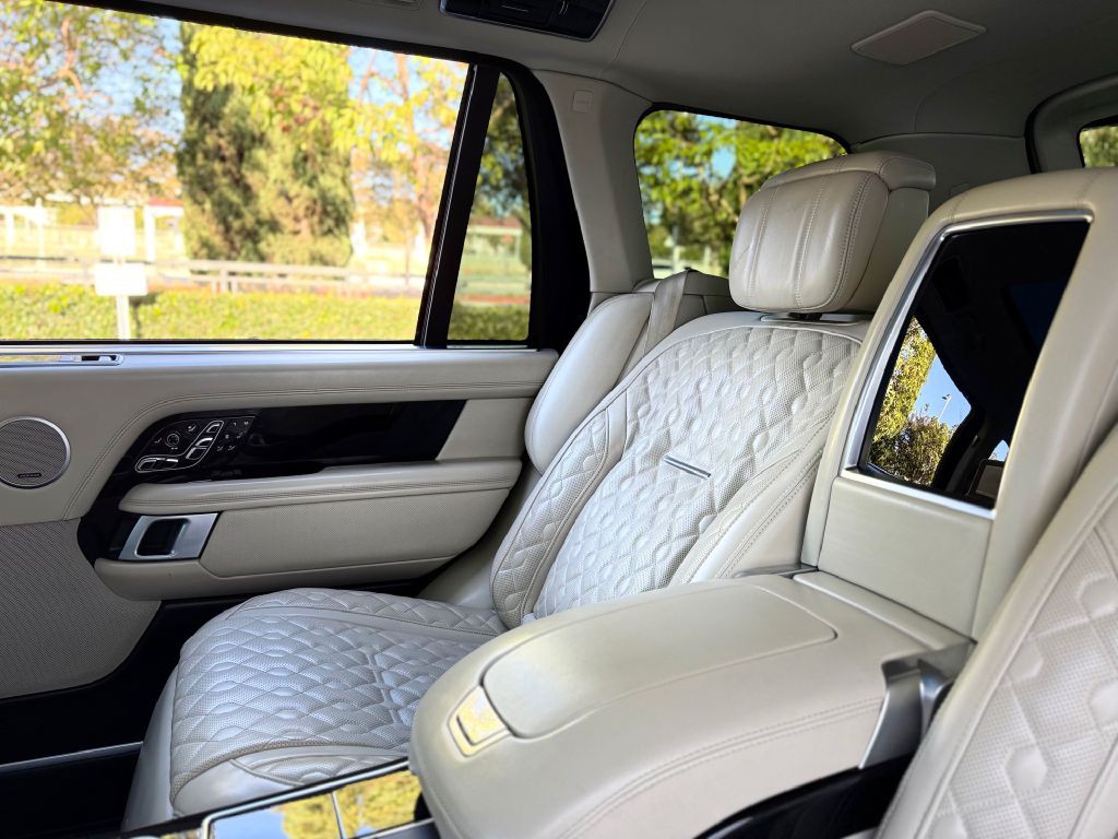2020 Land Rover Range Rover Image 25