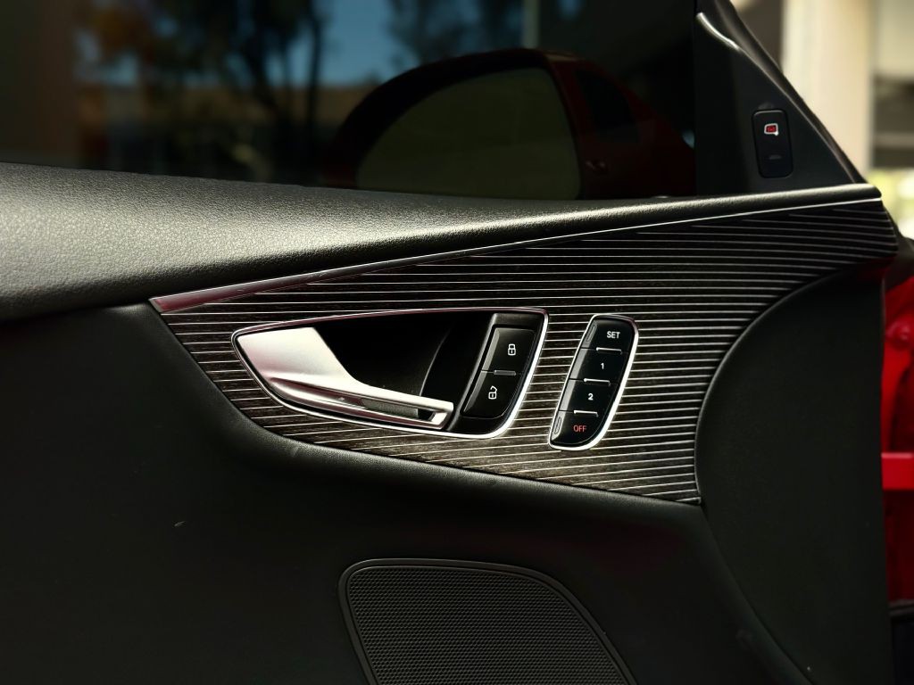 2015 Audi RS7 Image 19