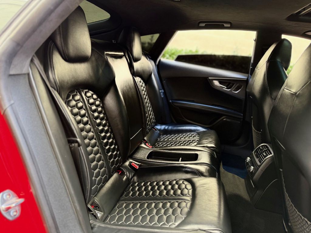 2015 Audi RS7 Image 32