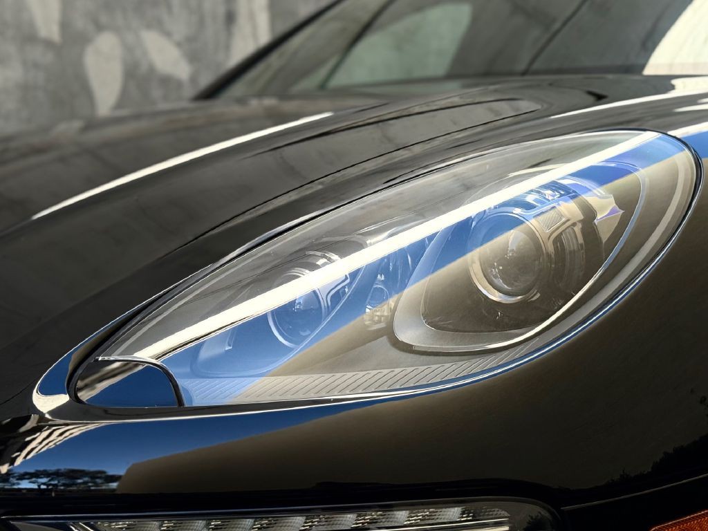 2018 Porsche Macan Image 8