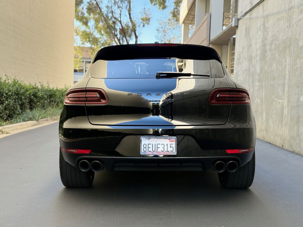 2018 Porsche Macan Image 16
