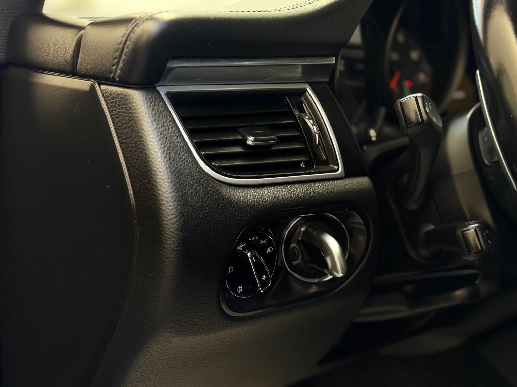 2018 Porsche Macan Image 22