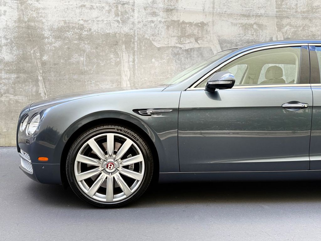 2016 Bentley Flying Spur Image 10