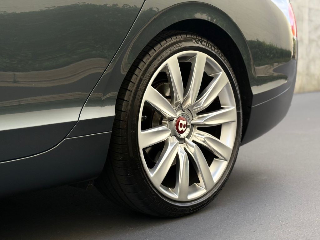 2016 Bentley Flying Spur Image 13