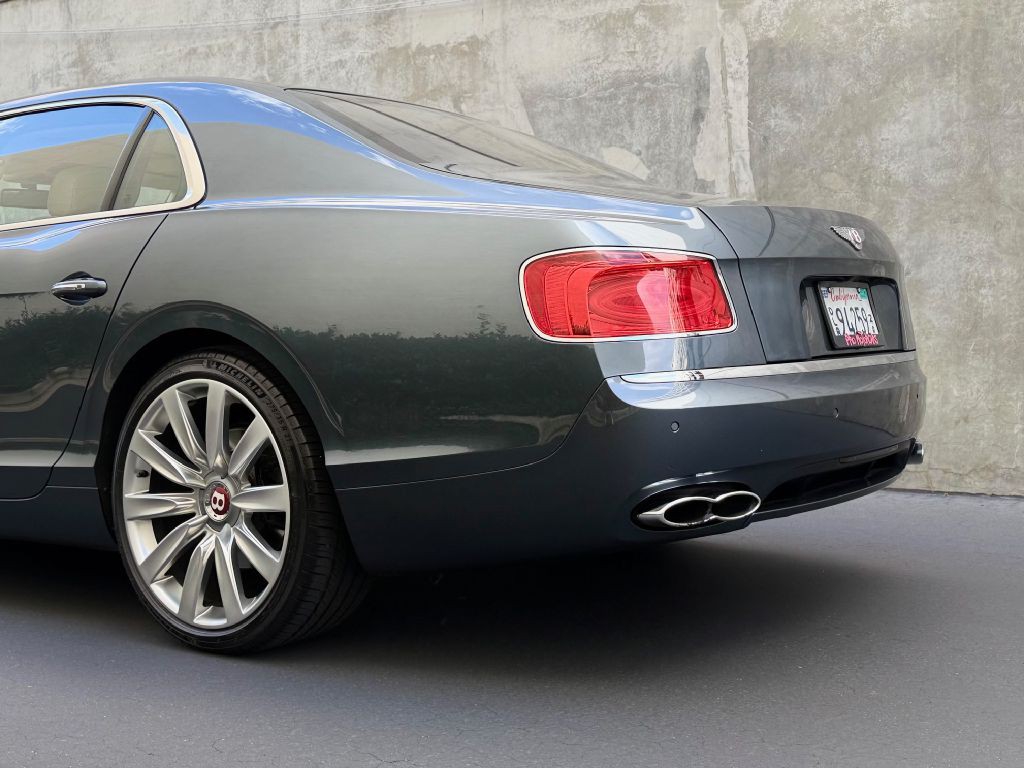 2016 Bentley Flying Spur Image 14
