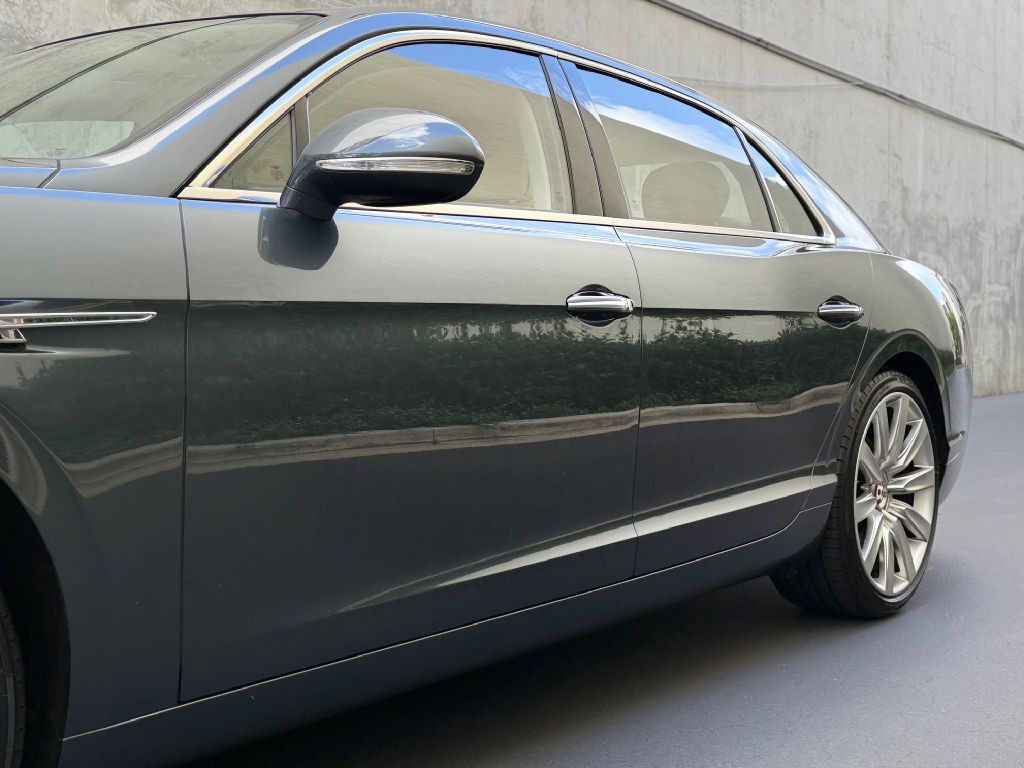 2016 Bentley Flying Spur Image 18